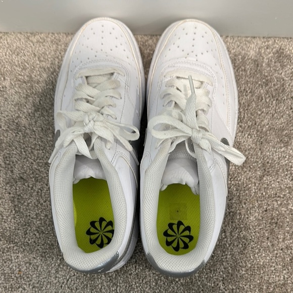 Nike Court Vision Women’s Athletic Sneakers Size 9.5 - Picture 4 of 5